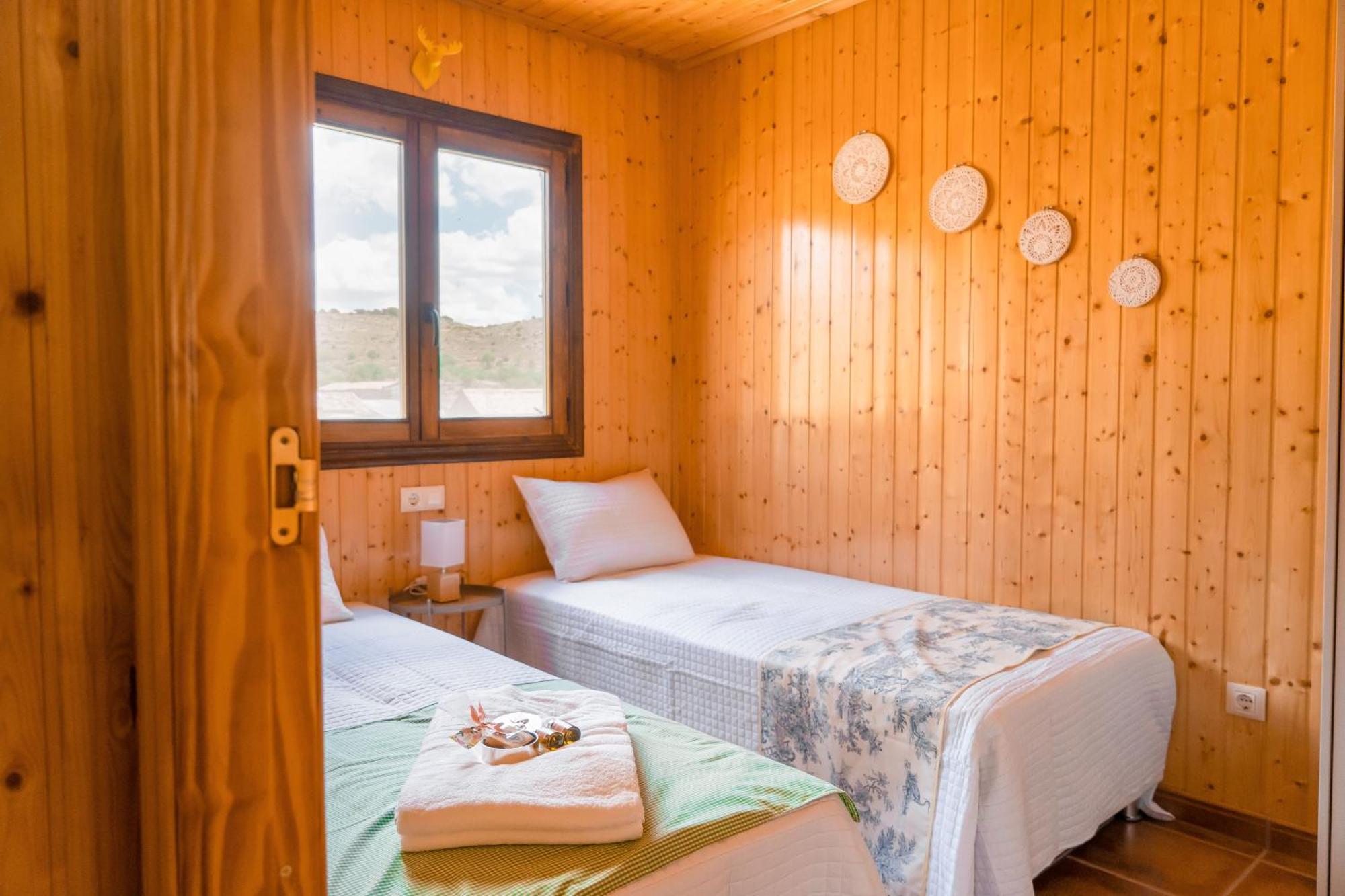 Aldea Los Odres - Cabanas De Madera De 1ª Con Piscina Privada Y Bbq En La Puerta Moratalla Szoba fotó